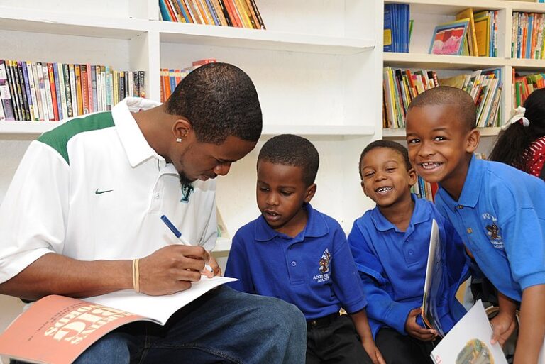 Congress Considers Bill Making $60K the Minimum Salary for K-12 Teachers