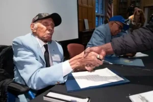 ROSCOE D. DRAPER, LEGENDARY TUSKEGEE AIRMEN FLIGHT INSTRUCTOR PASSES AT 105