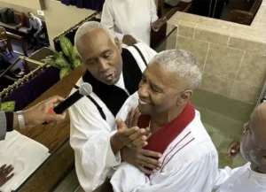 Denzel Washington Gets Baptized