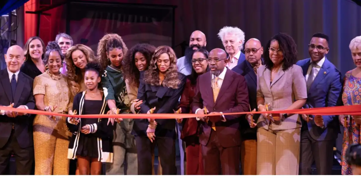 Beyoncé, Kelly Rowland and Tina Knowles Help Open 31 Houston Homes